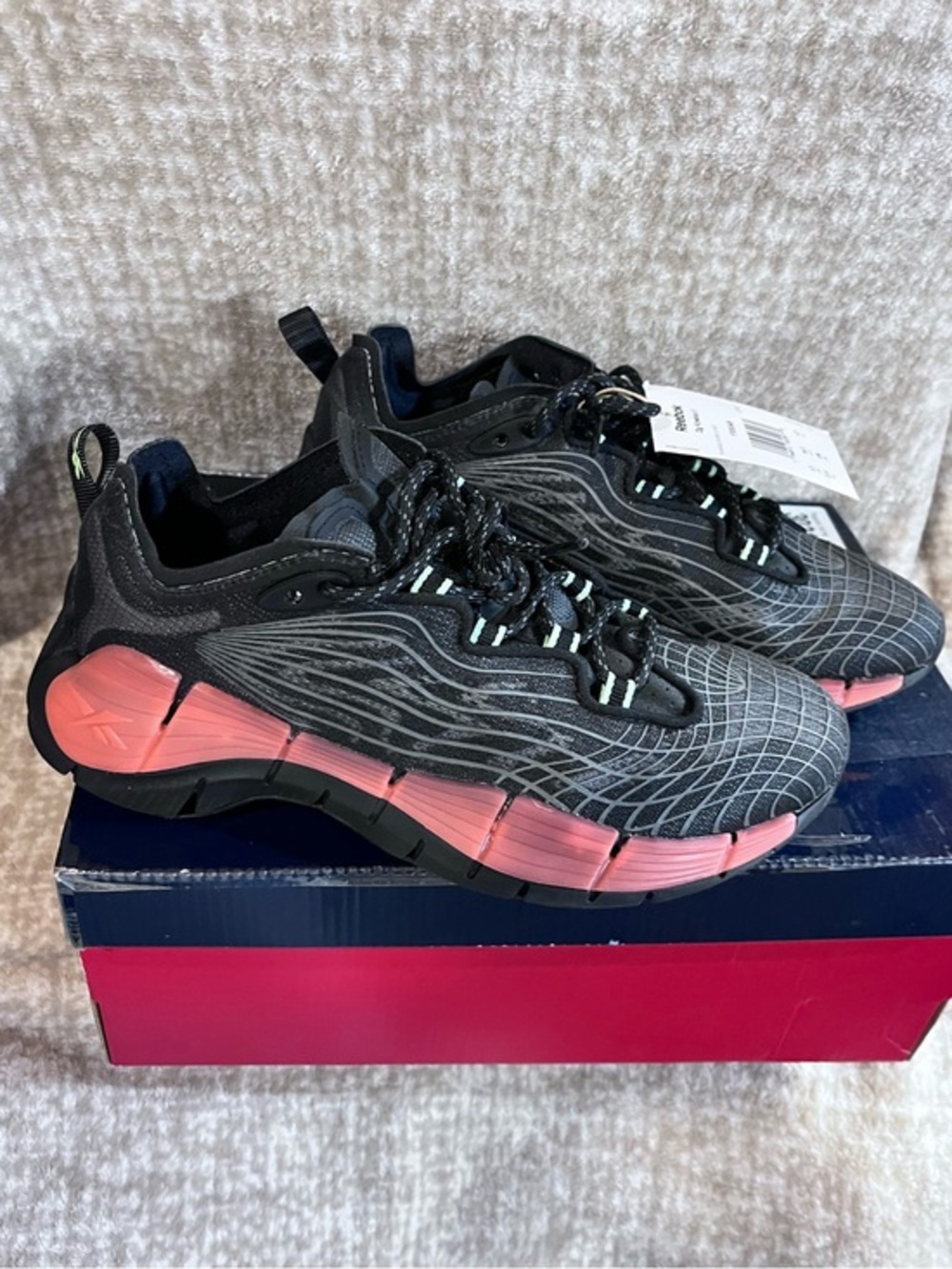 Reebok Zig Kinetica 2 Sneakers Shoes Size 5.5 - NWT
